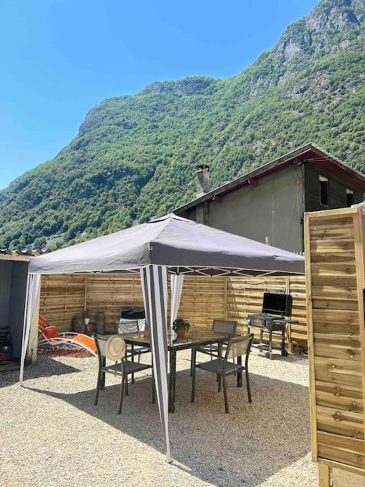Charmante Maison De Montagne Pour 8 Personnes Livet-et-Gavet 外观 照片